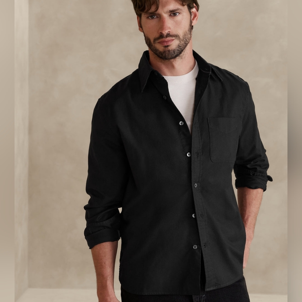 Banana Republic. Black Oxford Shirt. Size Large.